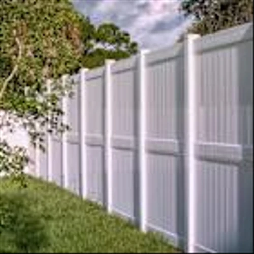Georgia Homeowner Says Neighbor Replaced 'Rotting' Shared Fence Without Permission — Then Demanded $2,000 While He Was 6 Feet Up A Tree