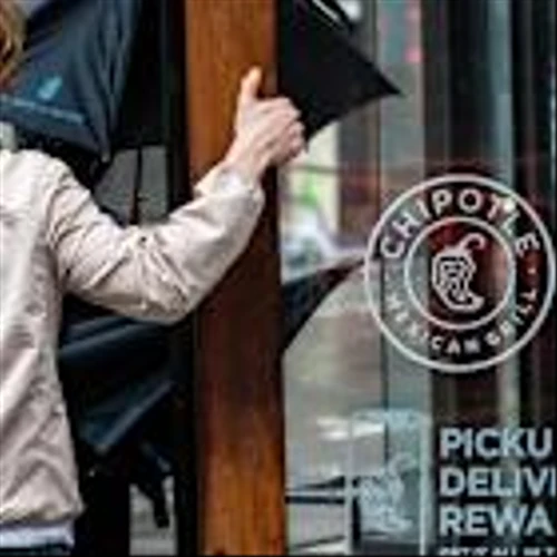 Chipotle’s Big Bet on Younger Consumers Is Unraveling