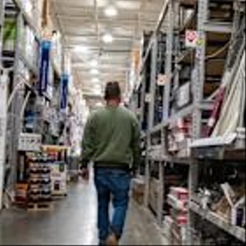 Lowe’s Stock Jumps After Earnings Beat. It Raises Questions Over Home Depot.
