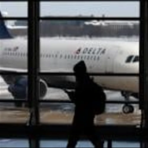 Why Delta and United Can Fly Above the Turbulence in Air Travel