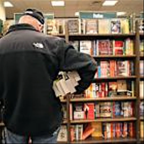 Beloved book retailer launches comeback after closing 100s of stores