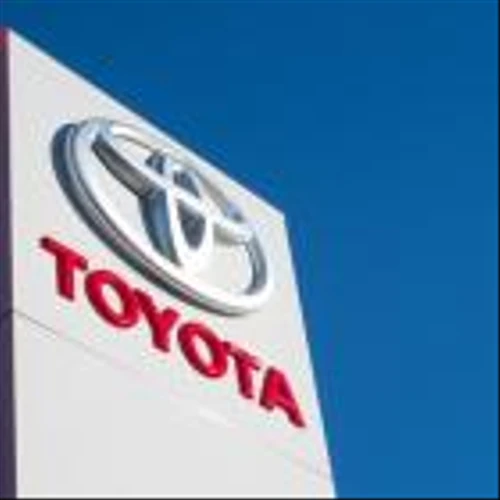 Toyota Q4 Earnings Surpass Estimates but Decline Year Over Year