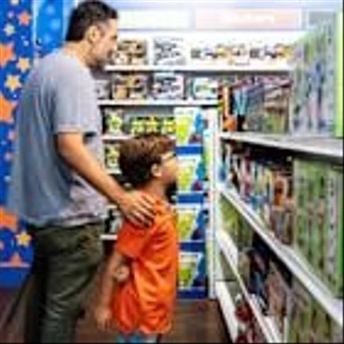 Toys R Us accelerates flagship openings, seasonal shops