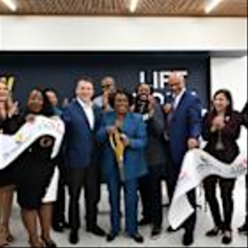 Comcast Launches Flagship Lift Zone at OIC Philadelphia to Advance Digital Skills and Job Training Opportunities