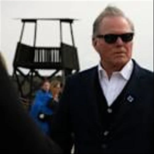 Warner faces a surprise new bid as investors do the real math