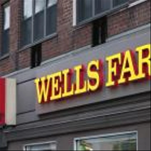 Wells Fargo offloads $4.4B railcar business