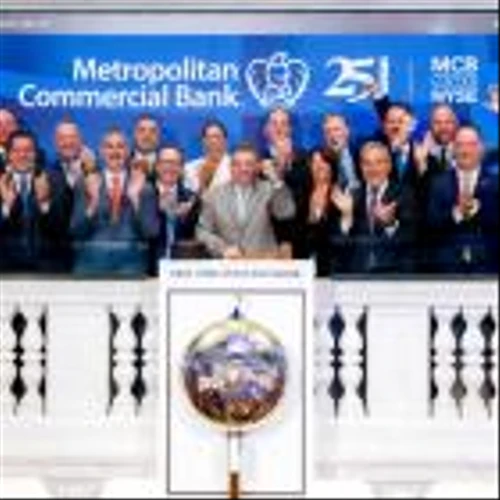 Metropolitan Commercial Bank Rings NYSE Opening Bell to Commemorate 25th Anniversary