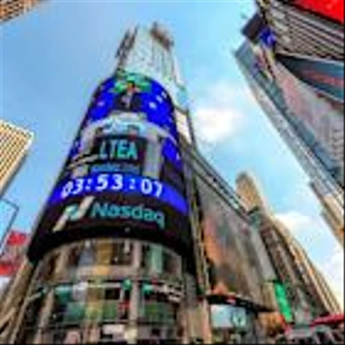 Stocks Settle Mostly Lower as Chip Makers Fall