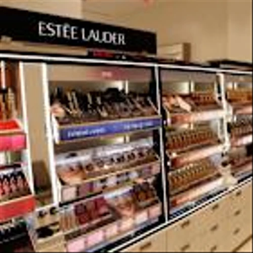Estee Lauder forecasts profit below estimates, warns of $100 million tariff hit