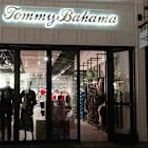 Tommy Bahama Owner Oxford Stock Falls on Warning of Sales Slowdown, Tariffs