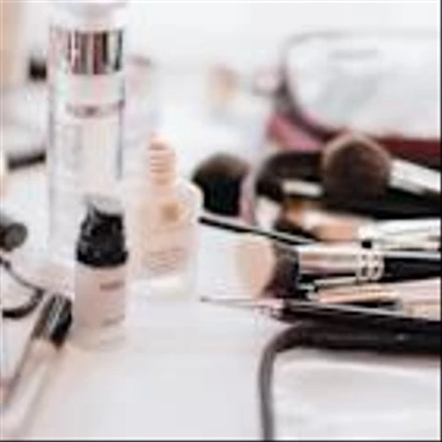 The Estée Lauder Companies Inc. (EL): A Bull Case Theory