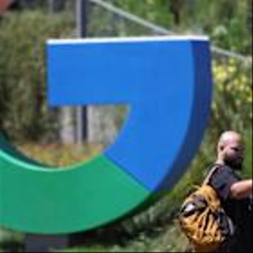 Google Stock Rises. It Rejects Apple’s Claim AI Is Hurting Search Volumes.