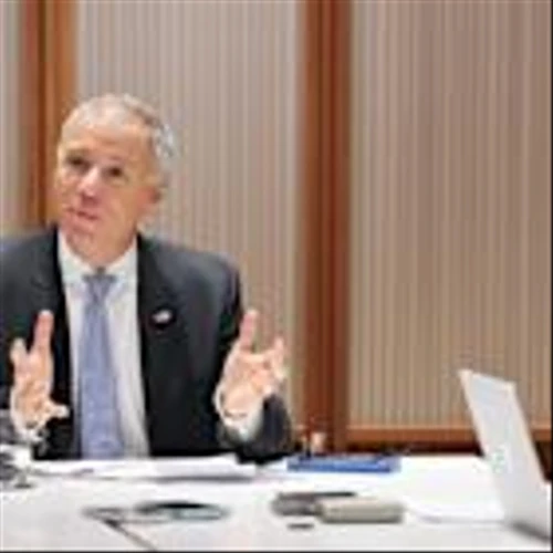 Is HSBC's US$13.6 billion buyout offer good enough for Hang Seng Bank investors?