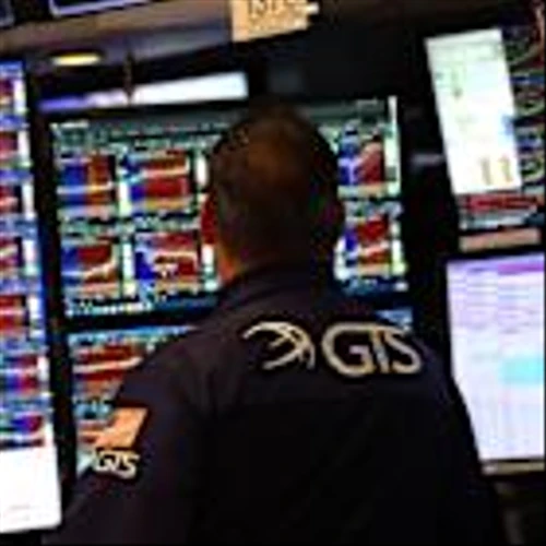 Retail investors buy stocks in droves, fueling Wall Street bubble fears