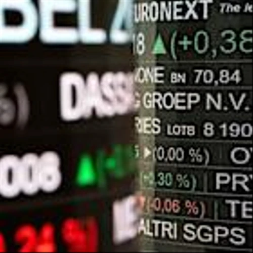 European Stocks Gain as Investors Upbeat on US Spending Data
