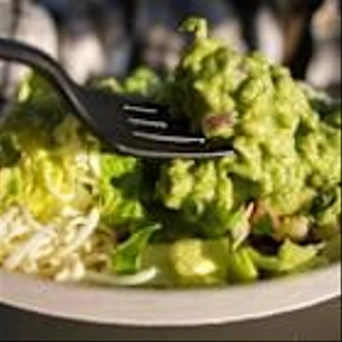 Starbucks sales grow, Chipotle's consumer woes: Earnings takeaways