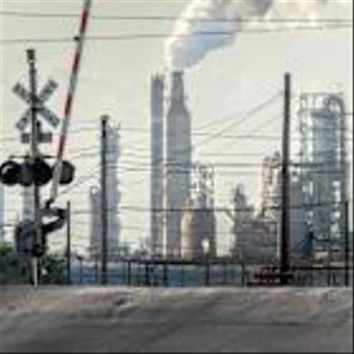 Oil Stocks Look Shaky In Selloff. These Are 2 Potential Buys.