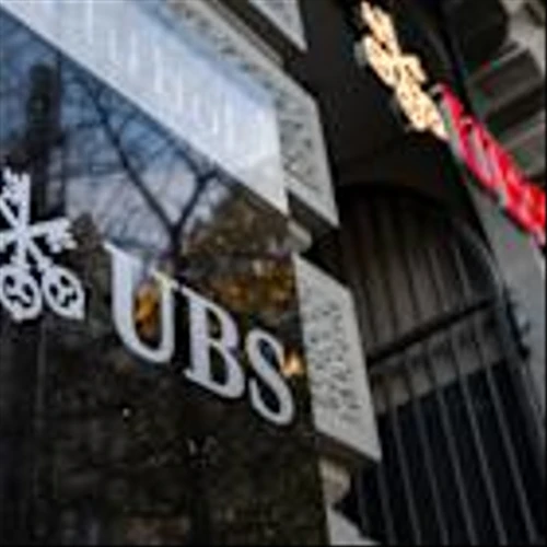 UBS Sells $3.25 Billion in First Deal Since AT1 Ruling