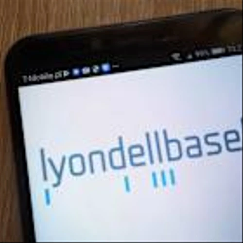 Is LyondellBasell Industries Underperforming the S&P 500?