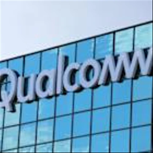 Qualcomm Declines 8.3% in Past Year: Time to Rethink QCOM Stock?