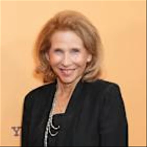 Senators Question Shari Redstone Over Efforts to Reach CBS Settlement With Trump