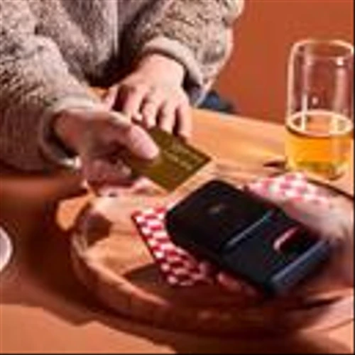 Lightspeed Launches Mobile Tap in Quebec, Expanding Tableside Payment Flexibility