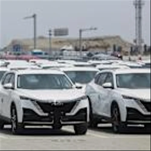 Auto industry groups urge Trump to keep Chinese autos out of US