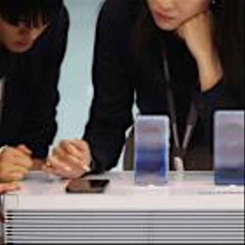 Samsung profit tumbles as it struggles to catch up in the AI chip race