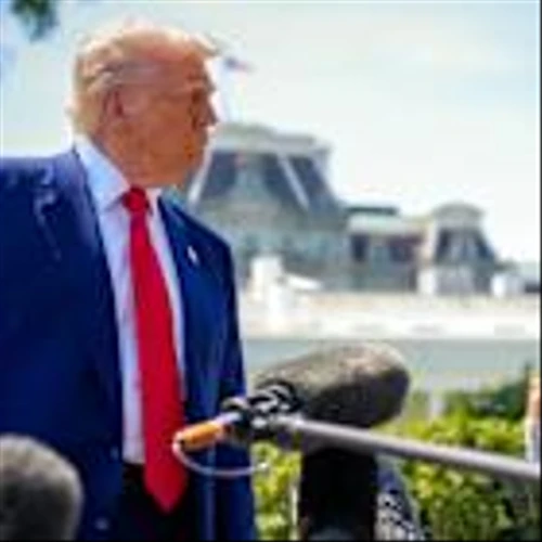 Trump Says Drug Tariffs Probable by Aug. 1, Downplays More Deals