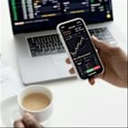 Josh Brown Highlights The ‘Biggest Open Question’ About Apple (AAPL) AI Strategy