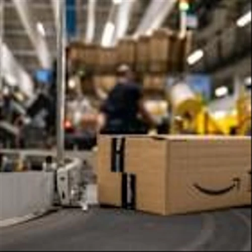 From Amazon to Airbnb, US Blue-Chip Bond Sales Flirt With Record