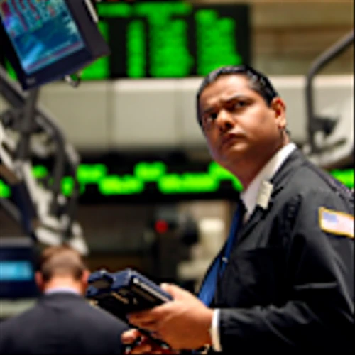 The Nasdaq Is Falling: 4 of the Safest Stocks to Buy Right Now