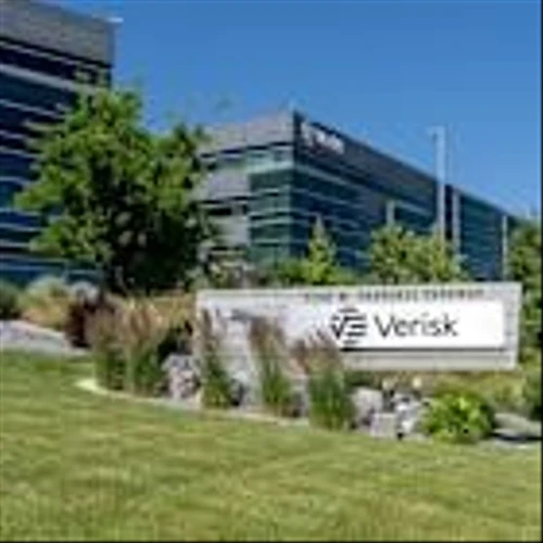 Are Wall Street Analysts Bullish on Verisk Stock?