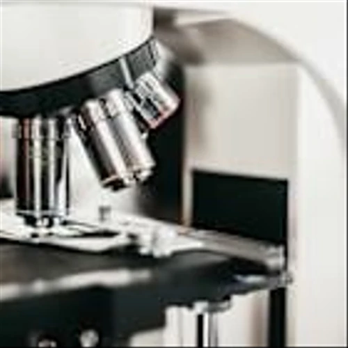 Leerink Partners Lifts Edwards Lifesciences (EW) Price Target Amid Buybacks Focus