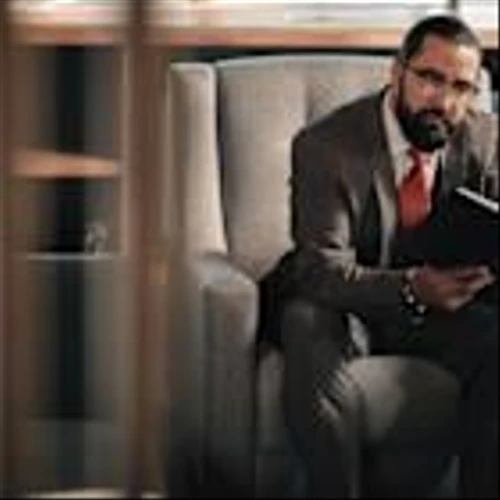 Why OSK's Defense Strength and AI Push Aren't Enough to Buy Now