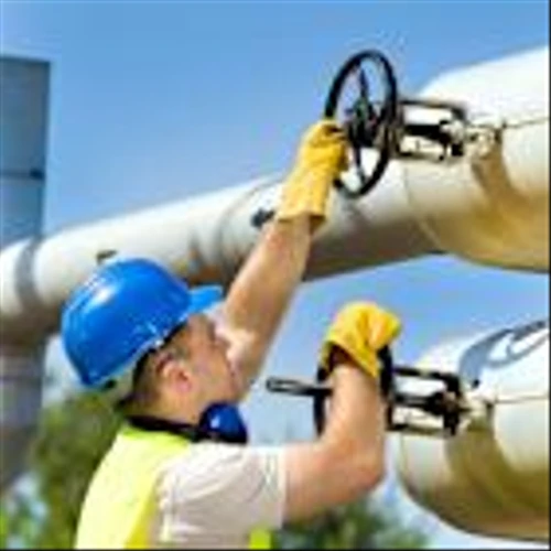 Enterprise Products Partners vs. Chevron: Which High-Yield Energy Stock Will Outperform in 2026?