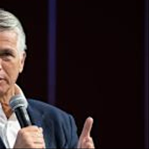 UBS CEO Tells Equity Analysts Advisor Pay Changes Were for Long-Term Efficiency