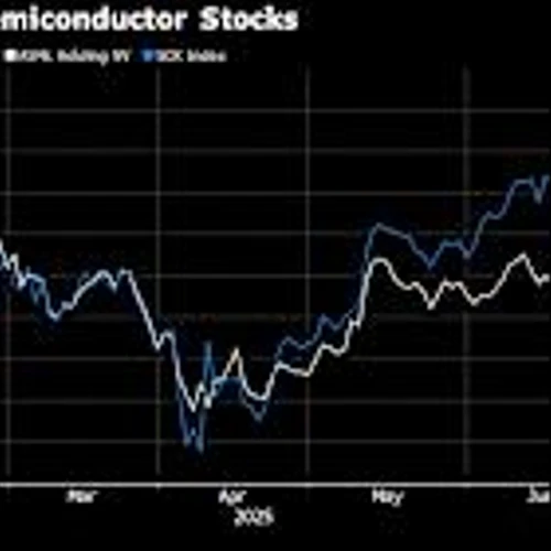 ASML Hedges 2026 Growth Outlook as Trade Wars Weigh on Sales