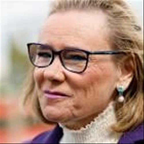 Sanofi Shares Fall After CEO Change