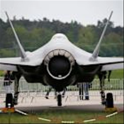 Exclusive-Canada defense review makes case for sticking with F-35 jets, sources say