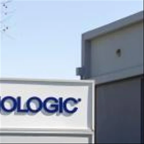 HOLX Stock Down 24.7% in 6 Months: Time to Cut Losses or Buy the Dip?