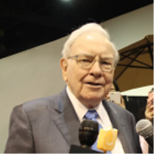Over 25% of Warren Buffett's $300 Billion Portfolio Is Invested in These 4 Tech Stocks. Here's the Best of the Bunch.