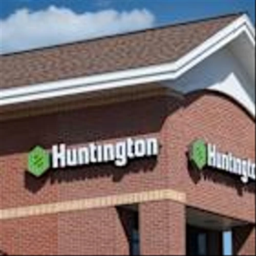 Huntington makes commercial banking push in Florida