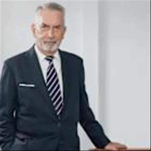 The “English Warren Buffett” Is Selling Everything in Sight. Time to Follow Suit?