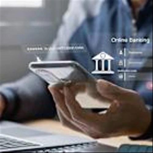 I’m a Bank Expert: 7 Reasons You Should Ditch Your Traditional Bank for an Online Bank or Neobank in 2025