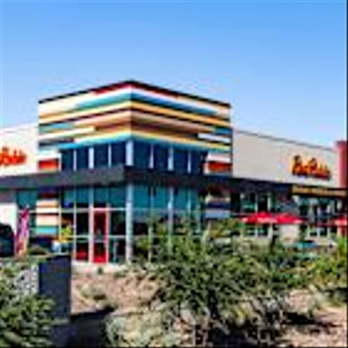 Red Robin names COO, CFO departs