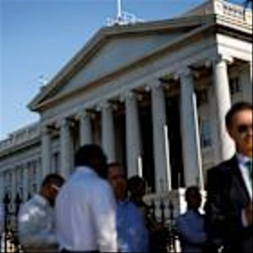 US Treasuries Slide as Solid Jobs Market Gives Fed Room on Rates