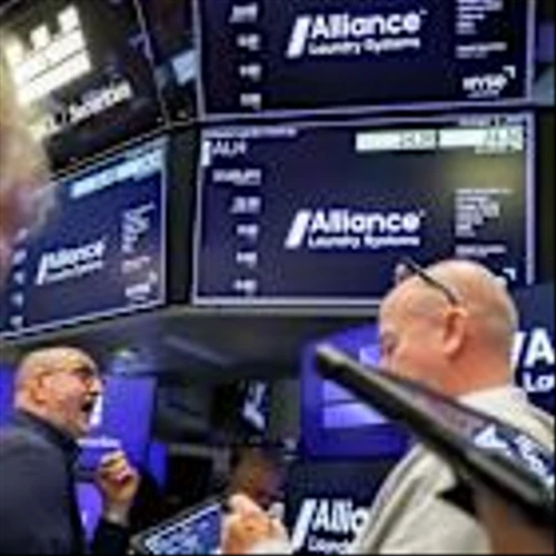 Podcast: U.S. Stocks Fall After Trump Threatens China Tariffs