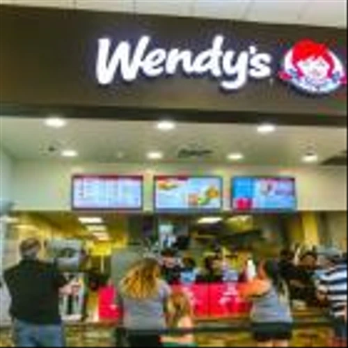 Wendy's Stock Down 19% in a Month: Should You Buy the Dip?
