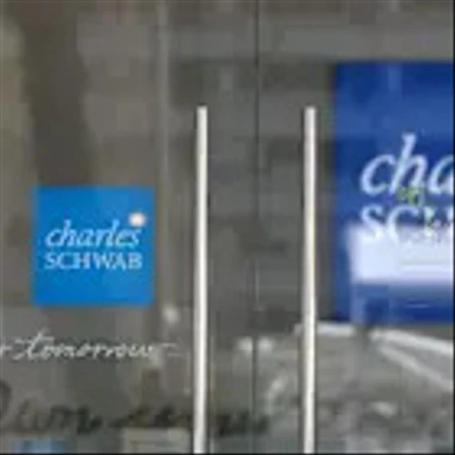 Charles Schwab taps CIO to lead new tech, operations unit